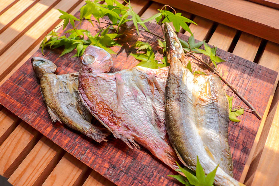 市場に並ぶ鮮魚